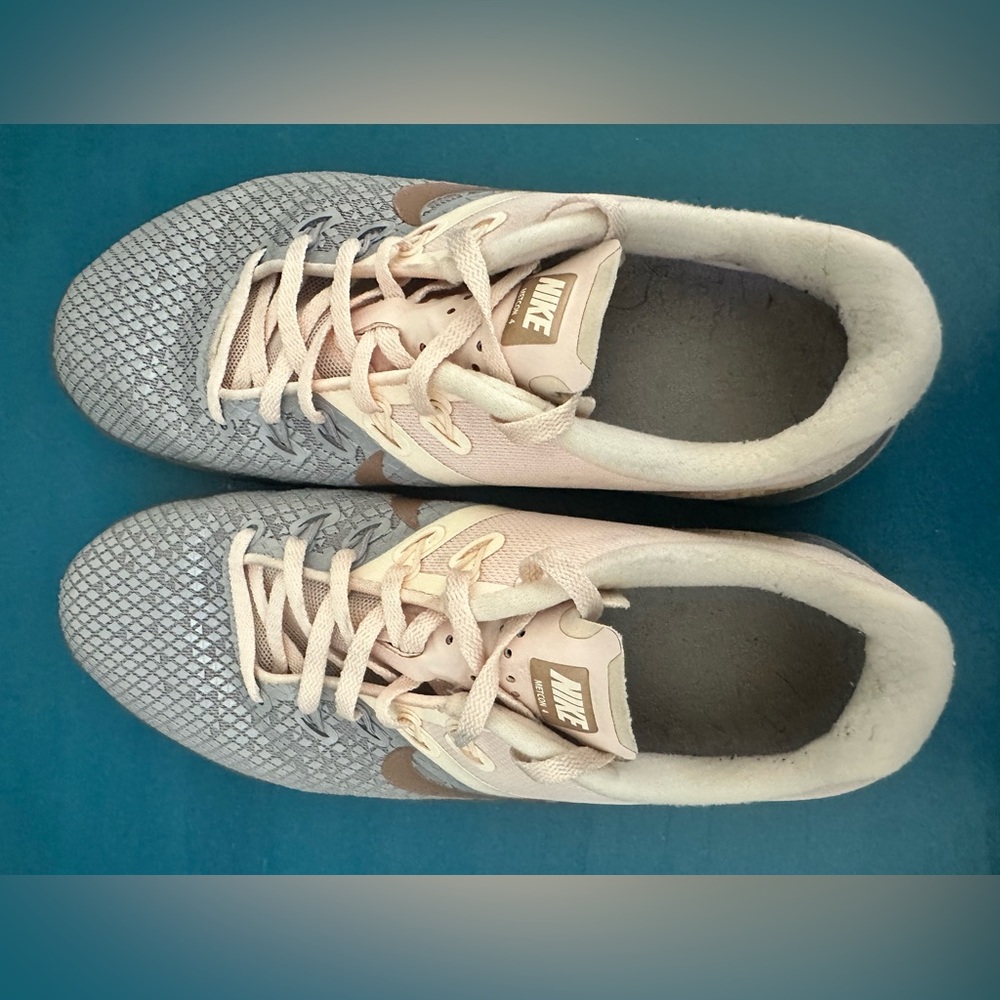 Nike Metcon 4 Cream and Gray Textured Sneakers - Picture 7 of 9